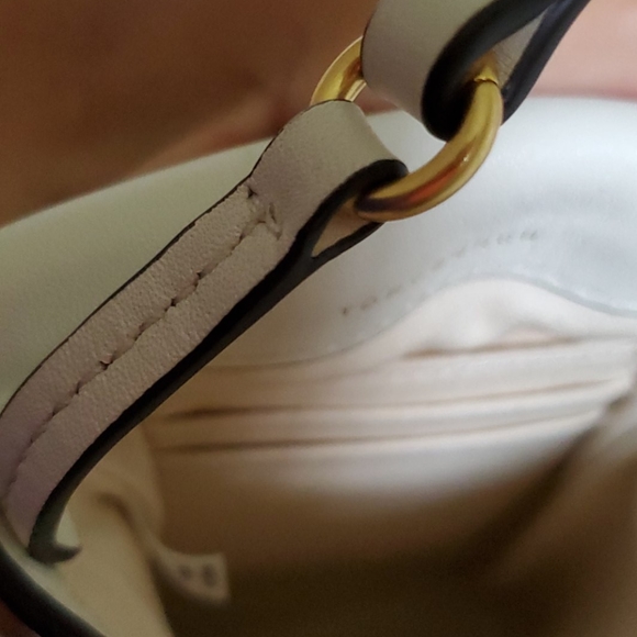 White Tory Burch crossbody - Picture 3 of 7